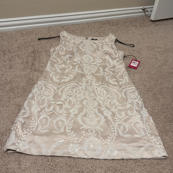 Vince Camuto Cream Ruched Sheath Mini Dress - Picture 7 of 12